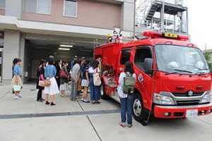 消防車を見学